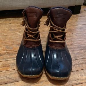Women’s snow boots